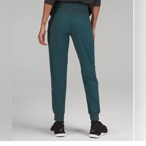 Dance studio midrise jogger full length size 8 Green Jasper